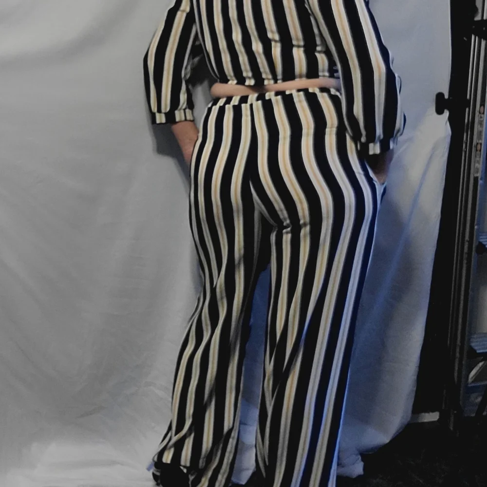 Women's Dressy Pants and Top Multicolored various sizes elastic sleeves wide leg - Picture 3 of 11